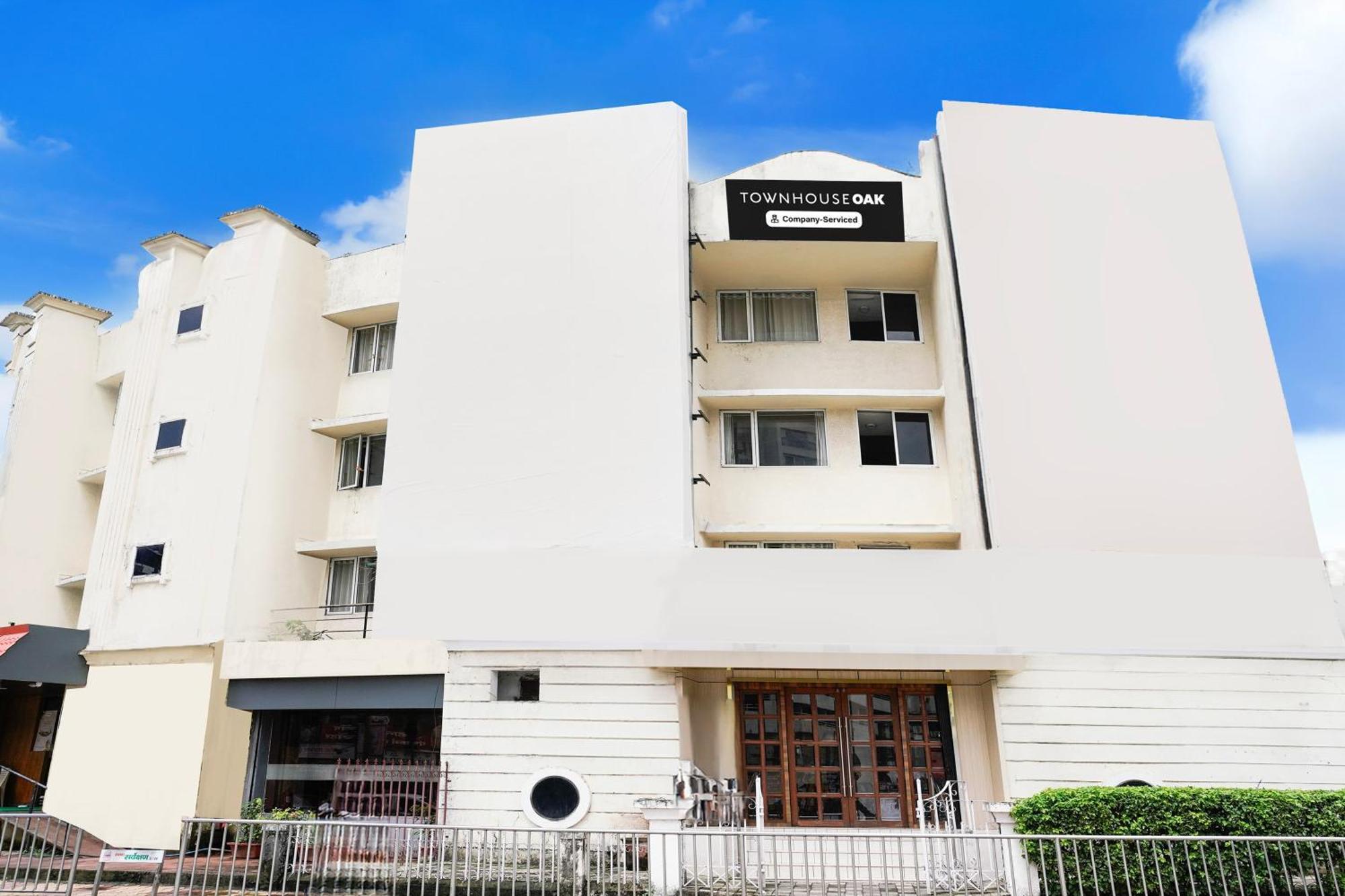 Super Townhouse Oak Vashi Hotel Turambhe Buitenkant foto